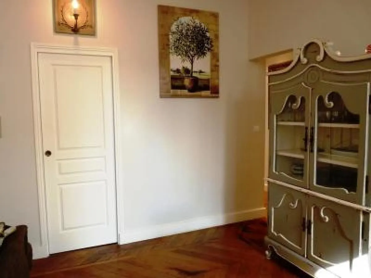 Beautifully Decorated Two Bedroom Apartment In The Heart Of Cannes Five Minutes Walk From Palais 409