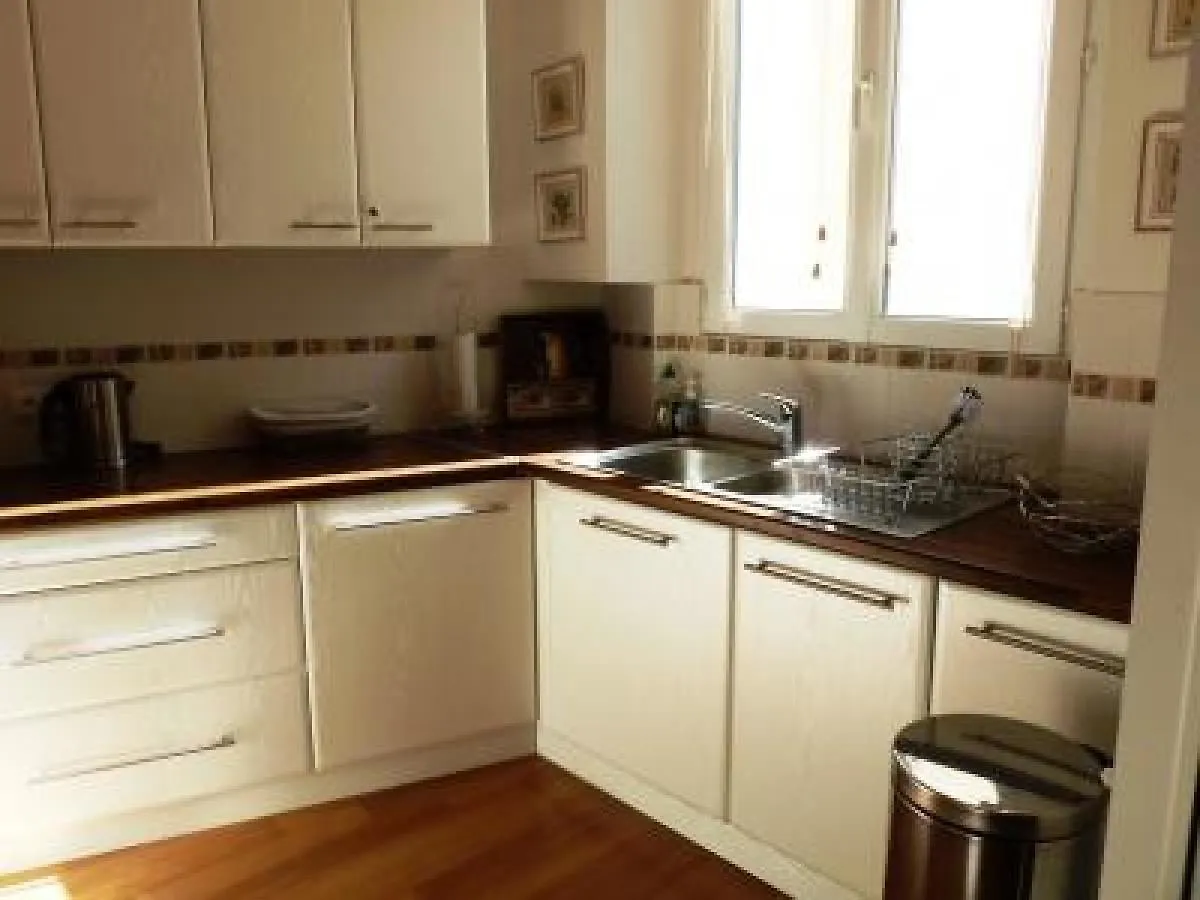 Cannes Palais View: Elegant Two-Bedroom Apartment France