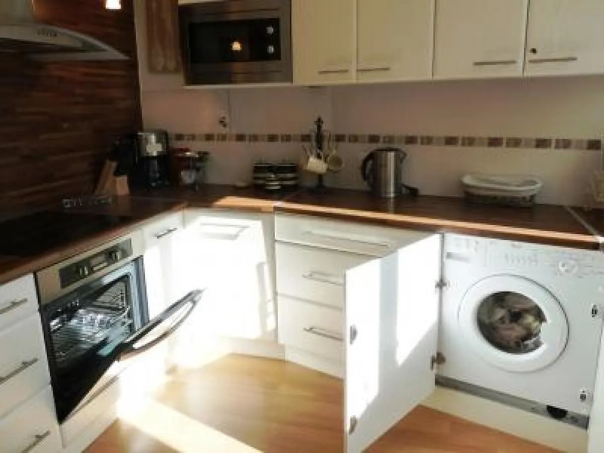 Cannes Palais View: Elegant Two-Bedroom Apartment