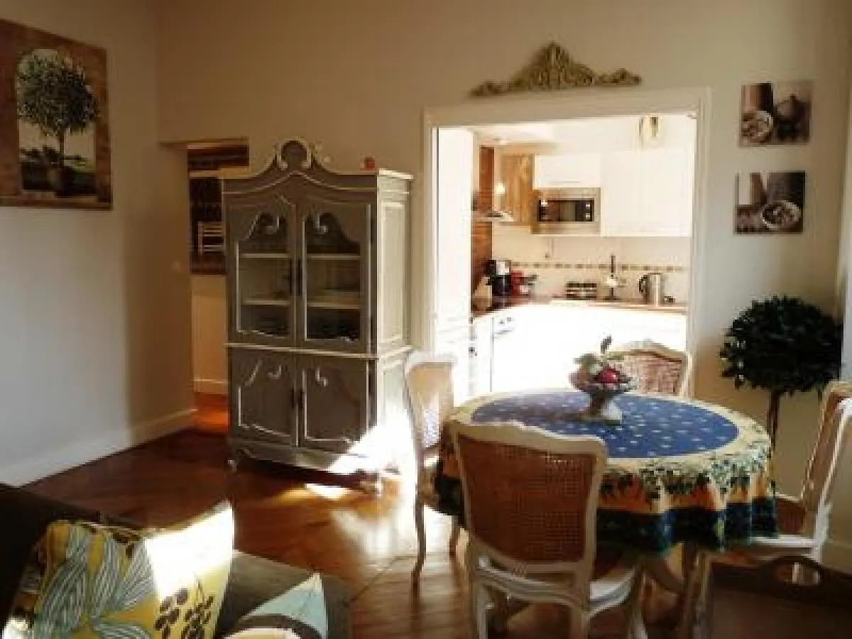 Cannes Palais View: Elegant Two-Bedroom Apartment France