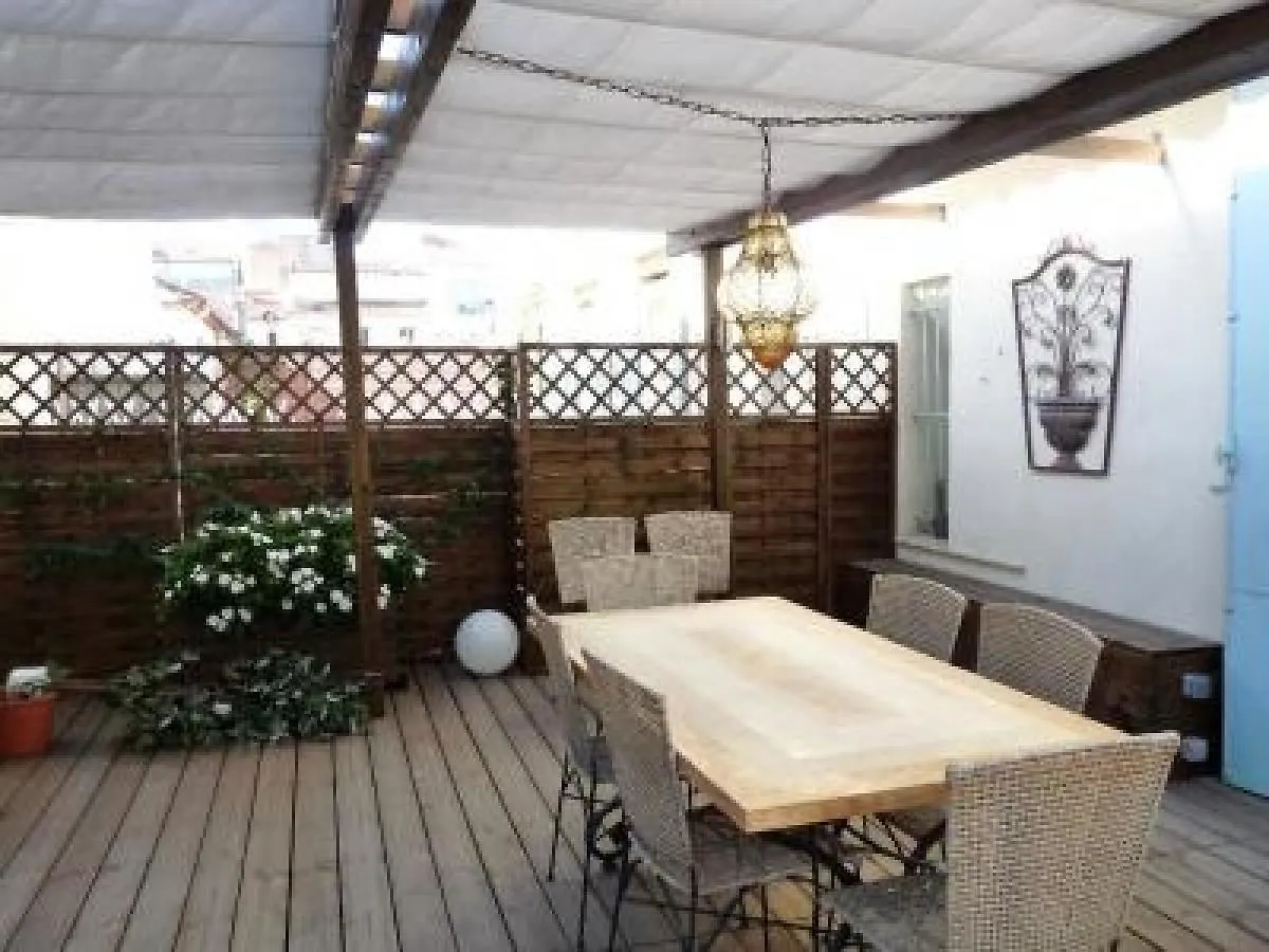 Cannes Palais View: Elegant Two-Bedroom Apartment 0*,