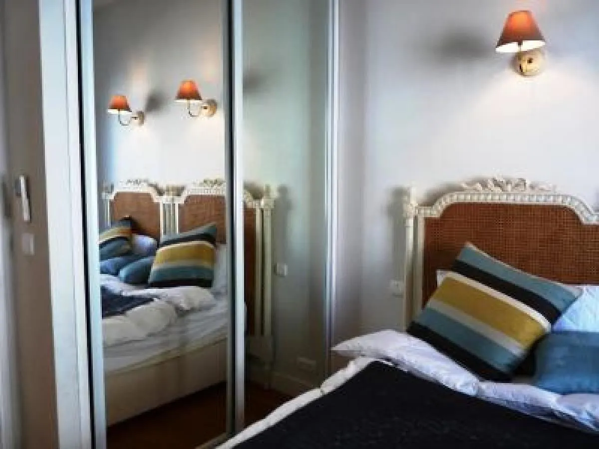 Cannes Palais View: Elegant Two-Bedroom Apartment